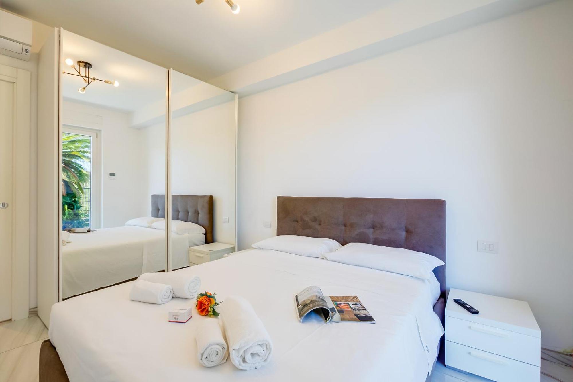 Beachy Vibes- 900M From The Beach - Happy Rentals Andora Екстер'єр фото