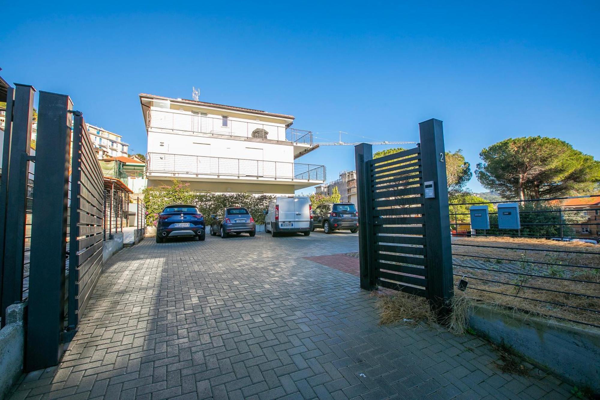 Beachy Vibes- 900M From The Beach - Happy Rentals Andora Екстер'єр фото